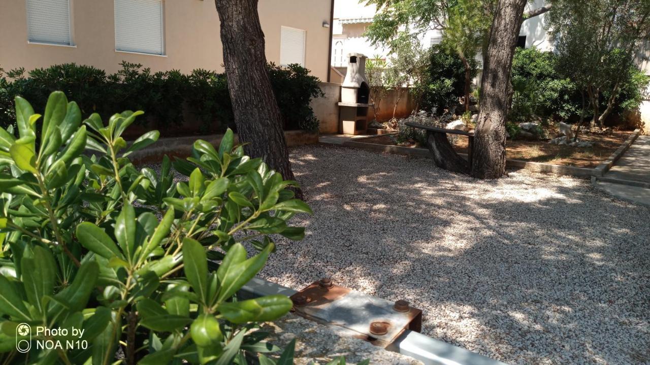 Apartman Nardi Vir Buitenkant foto